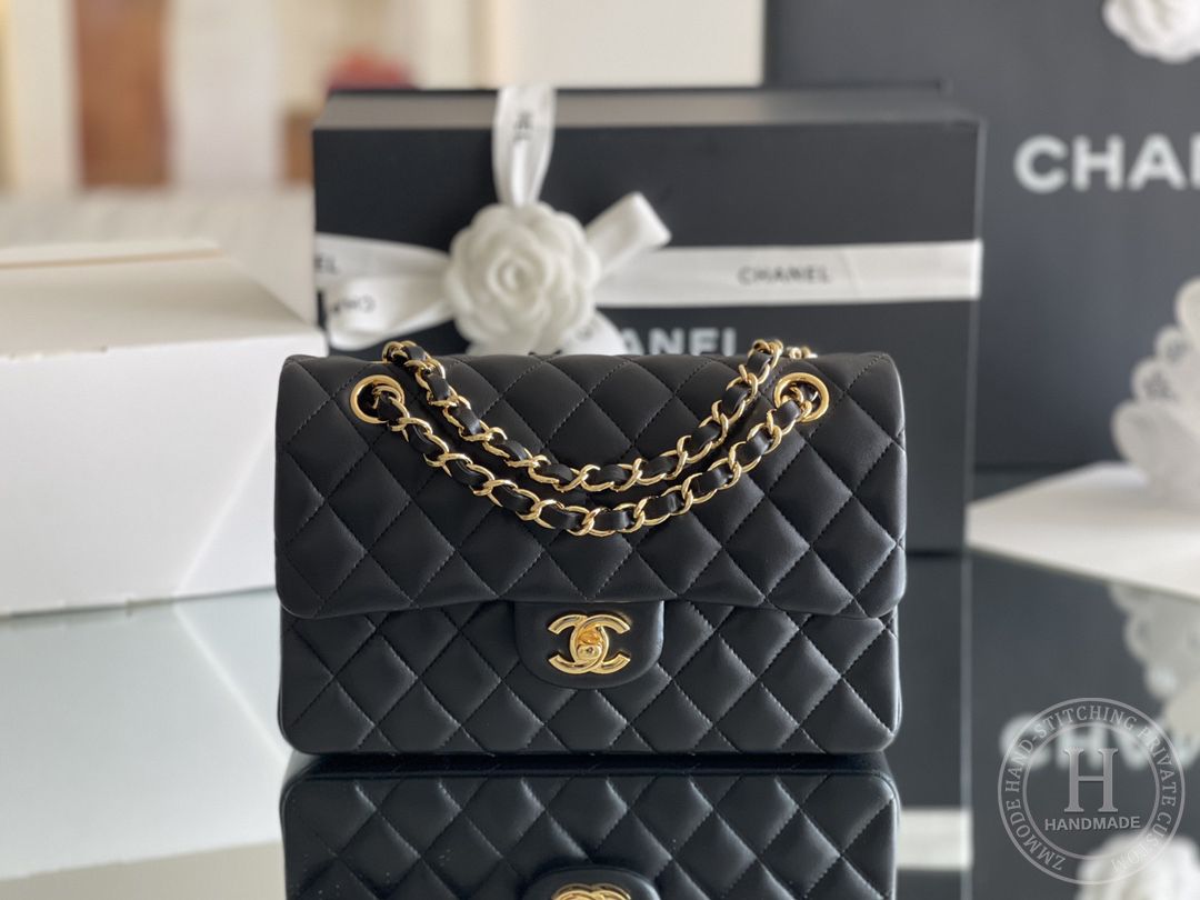 CLASSIC FLAP 23&times; 14.5 &times; 6 cm ZP羊皮LEATHER 黑色银扣-7482