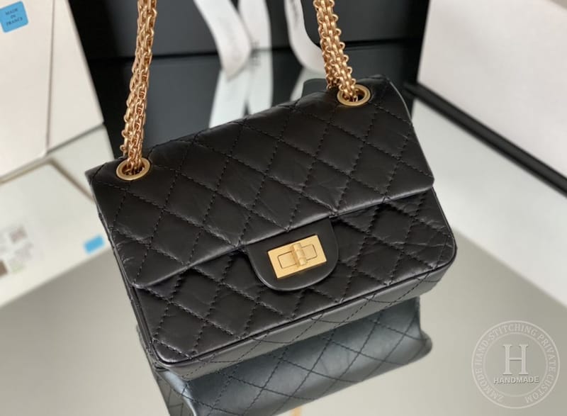 Chanel 2.55 mini 15.5 × 20× 6 cm 黑色单盖头 金扣