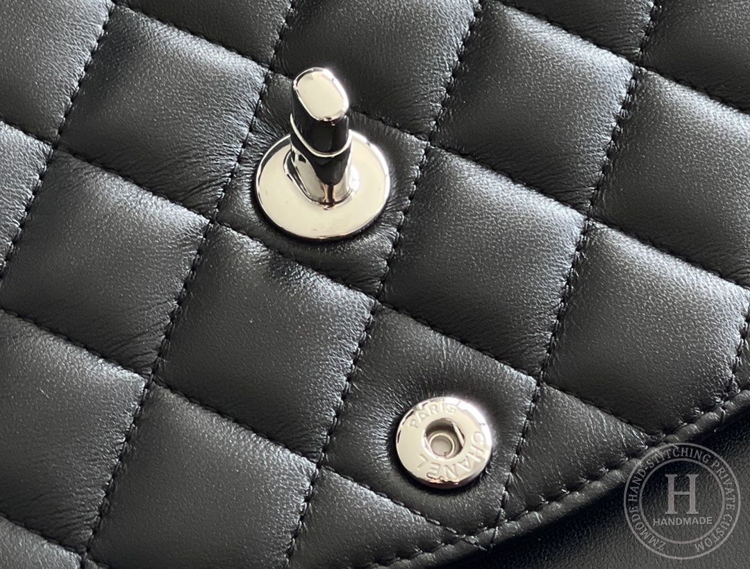 CLASSIC FLAP 23× 14.5 × 6 cm ZP LEATHER 黑色银扣