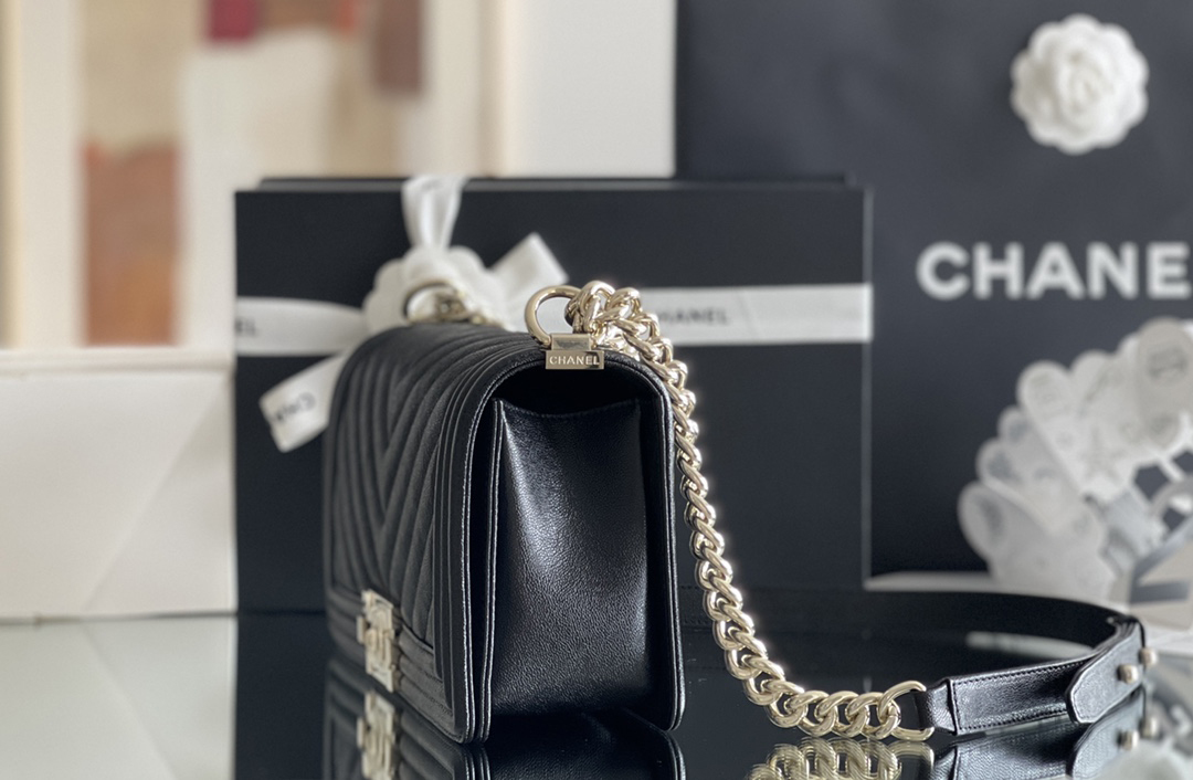 Chanel Leboy-25× 14.5×8cm V纹黑色浅金扣 Chanel Leboy-25× 14.5×8cm V纹黑色浅金扣
