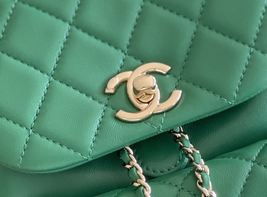 Chanel Duma 18× 18×11cm Green
