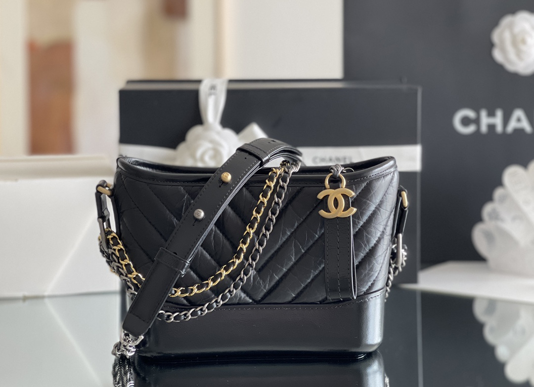 Chanel Gabrielle Hobo Bag 15× 20 × 8 cm V纹BLACK Chanel Gabrielle Hobo Bag 15× 20 × 8 cm V纹BLACK