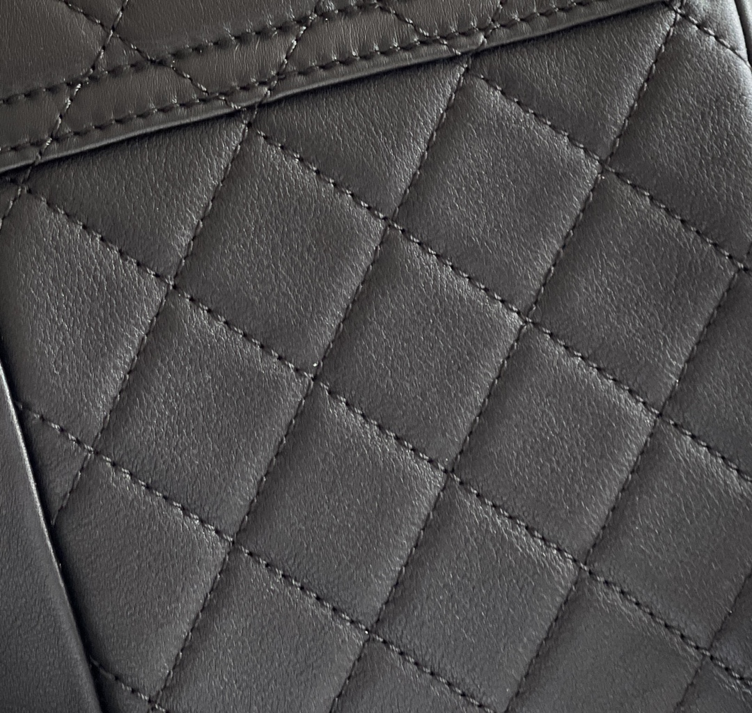 Chanel Duma 18× 18×11cm black