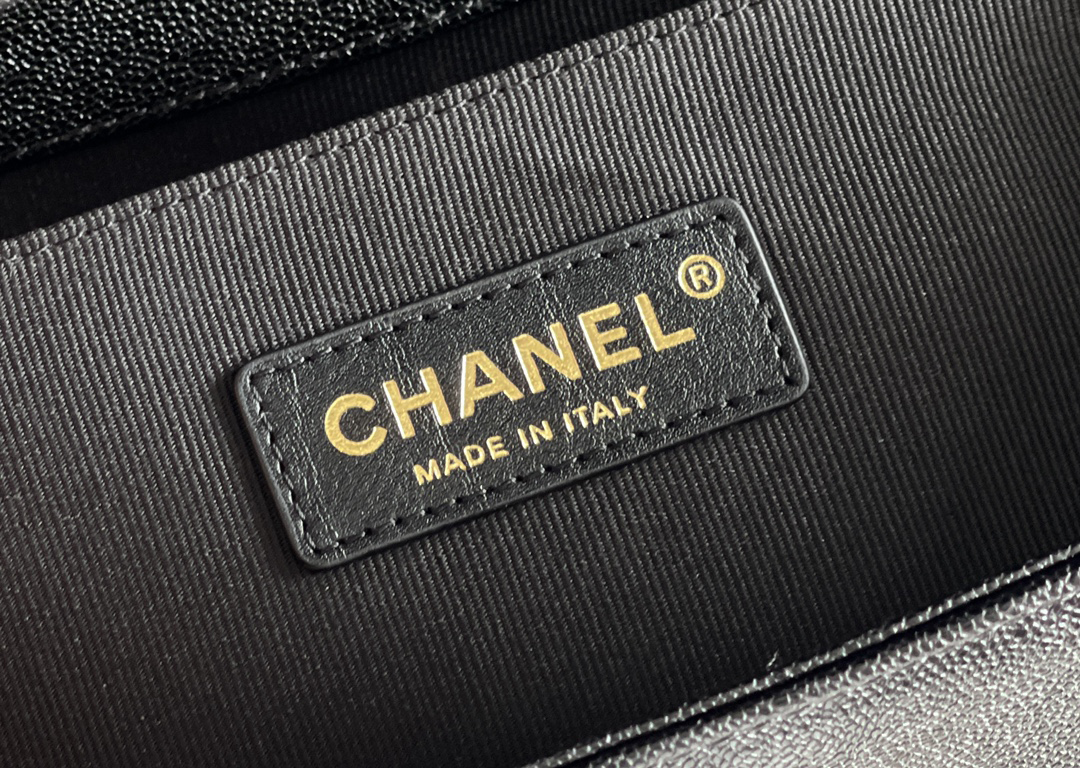 Chanel Leboy-25× 14.5×8cm V纹黑色浅金扣 Chanel Leboy-25× 14.5×8cm V纹黑色浅金扣