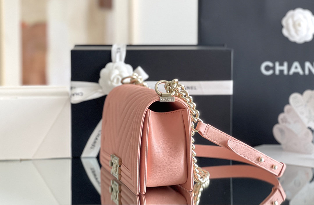 Chanel Leboy-25× 14.5×8cm 肉粉色V纹浅金扣 Chanel Leboy-25× 14.5×8cm 肉粉色V纹浅金扣