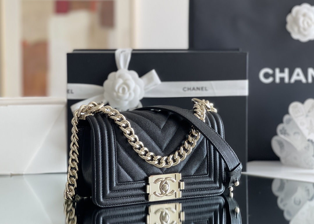 Chanel Leboy-20× 12×7cm V纹Black 淡金扣