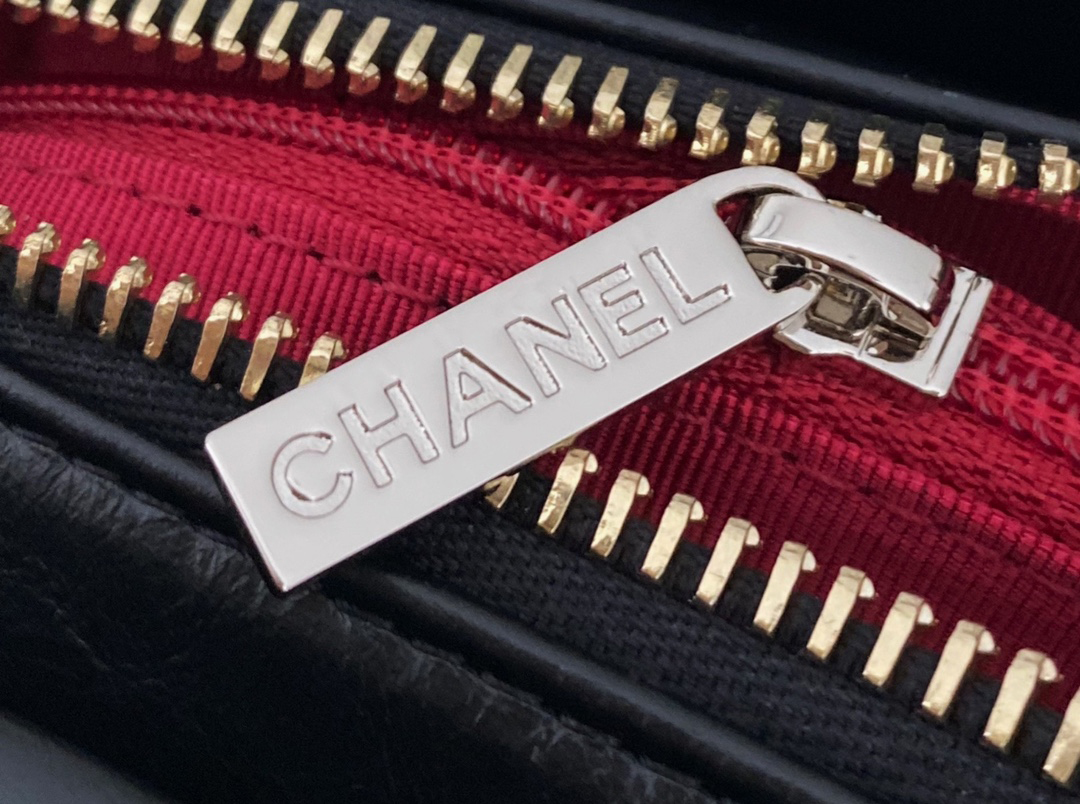 Chanel Gabrielle Hobo Bag 15× 20 × 8 cm V纹BLACK Chanel Gabrielle Hobo Bag 15× 20 × 8 cm V纹BLACK