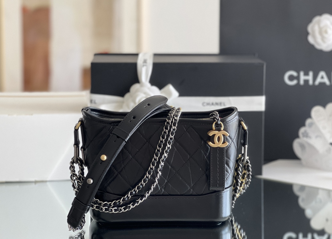 Chanel Gabrielle Hobo Bag 15× 20 × 8 cm BLACK Chanel Gabrielle Hobo Bag 15× 20 × 8 cm BLACK