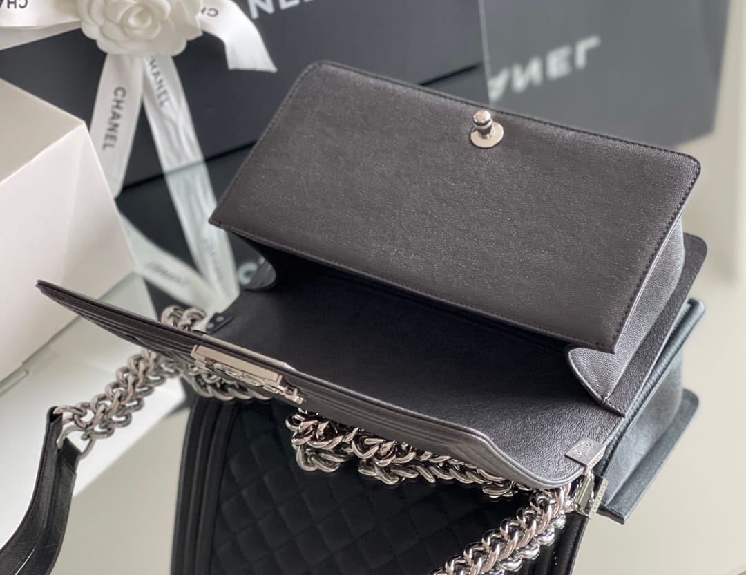 Chanel Leboy-25× 14.5×8cm 电光蓝V纹浅金扣-6268
