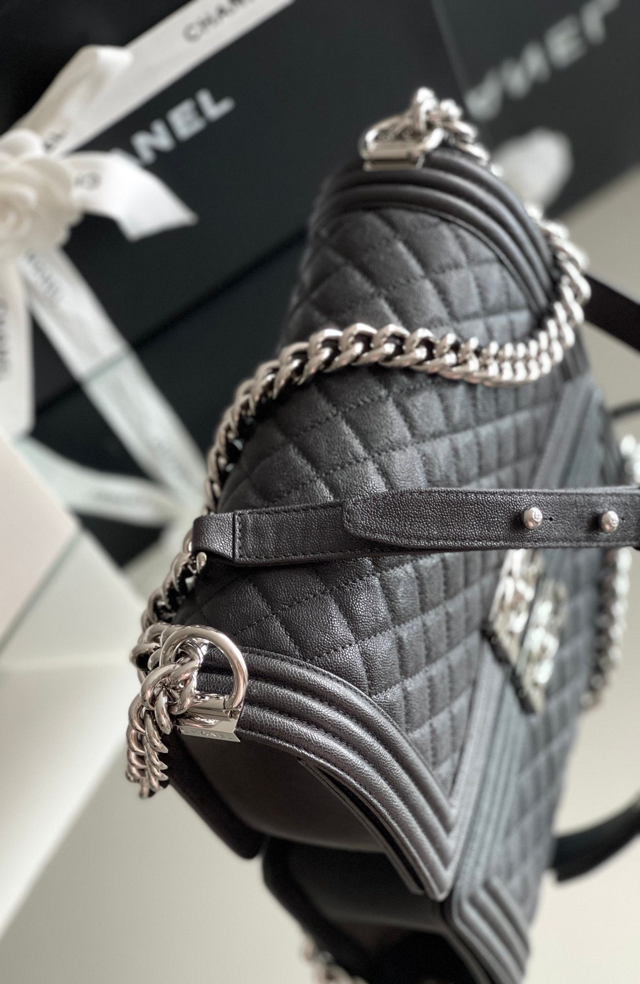Chanel Leboy-25× 14.5×8cm 电光蓝V纹浅金扣-6268