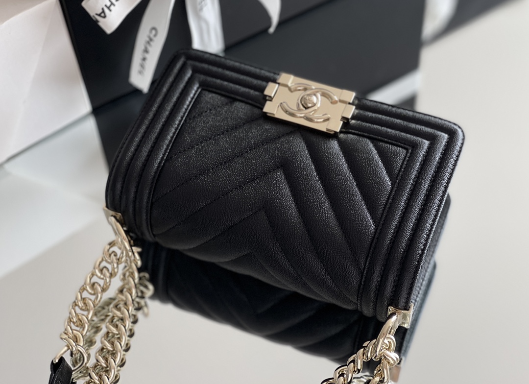 Chanel Leboy-20× 12×7cm V纹Black 淡金扣