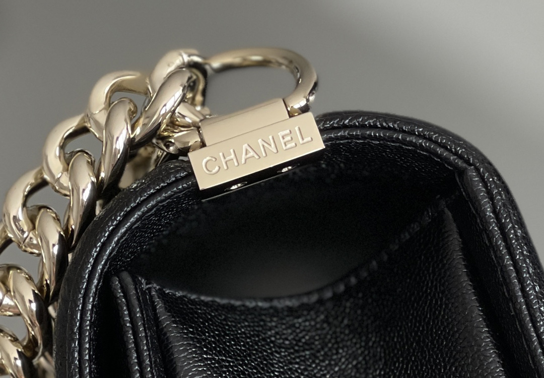 Chanel Leboy-25× 14.5×8cm V纹黑色浅金扣 Chanel Leboy-25× 14.5×8cm V纹黑色浅金扣