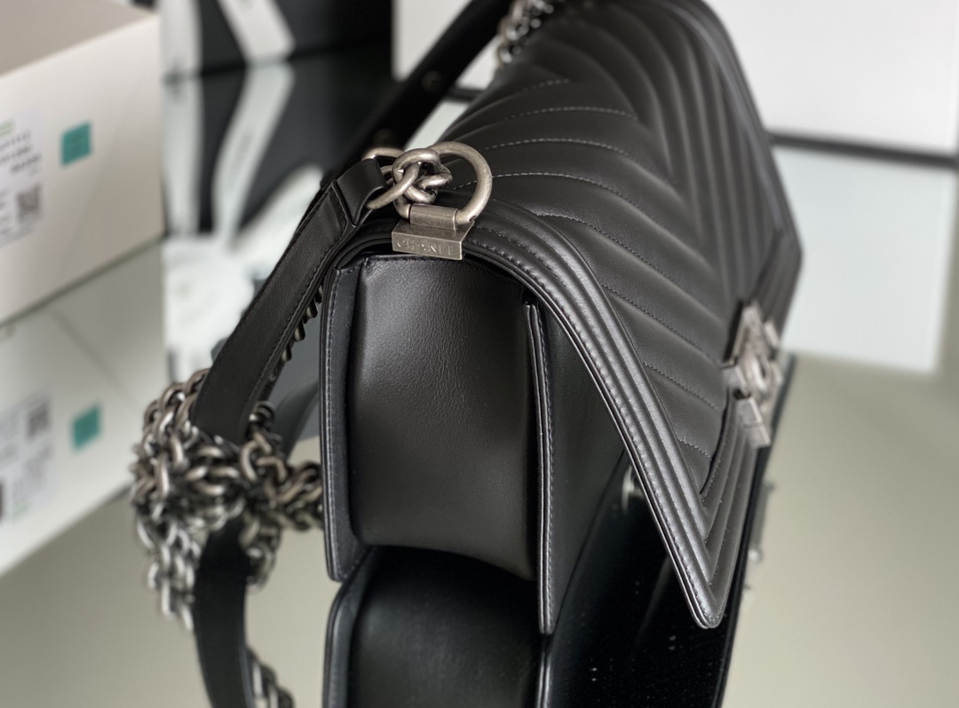 Chanel Leboy 25×14.5×8cm V纹Black 银扣 Chanel Leboy 25×14.5×8cm V纹Black 银扣