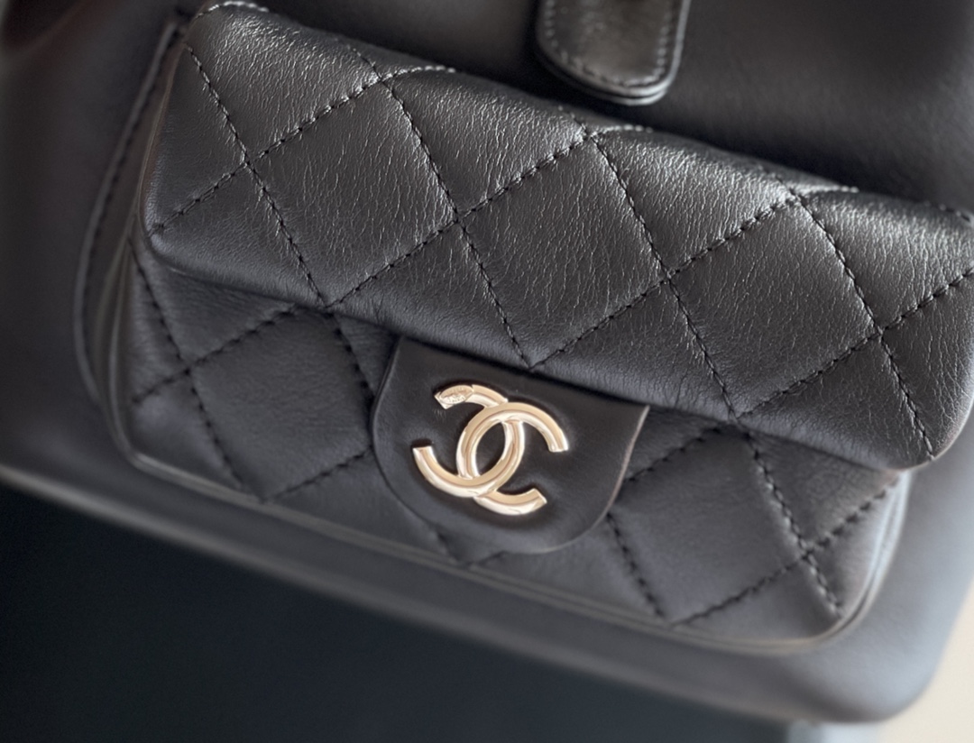 Chanel Duma 18× 18×11cm black