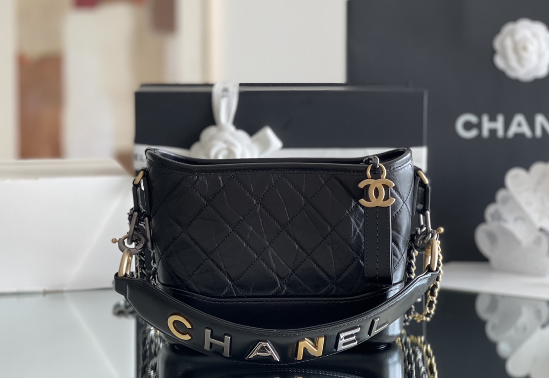 Chanel Gabrielle 15× 20 × 8 cm BLACK