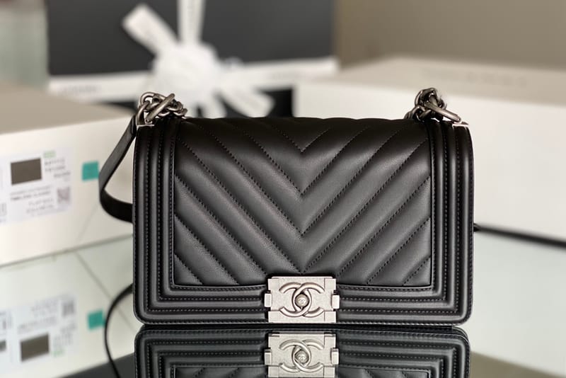 Chanel Leboy 25×14.5×8cm V纹Black 银扣