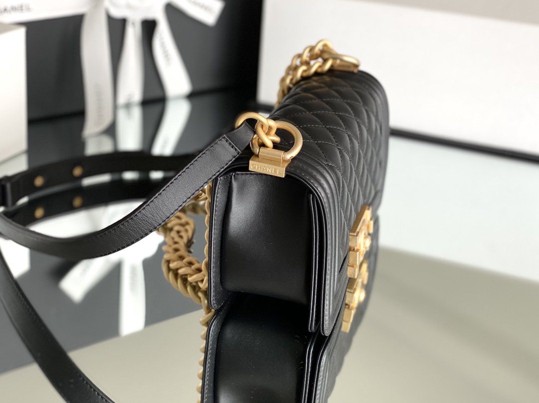 Chanel Leboy 20cm black