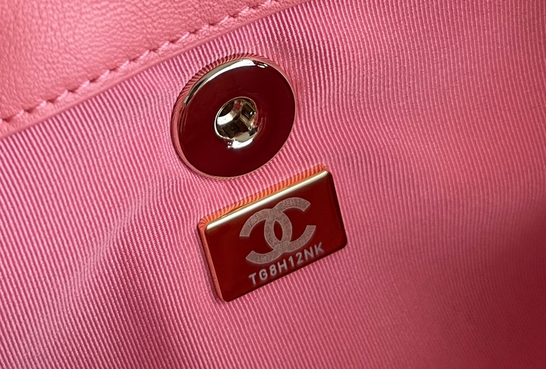 Chanel Duma 18× 18×11cm Pink