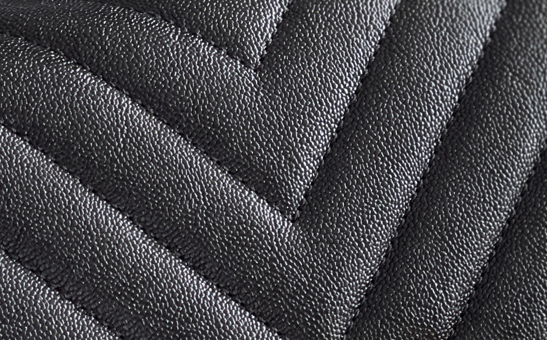 Chanel Leboy-25× 14.5×8cm V纹黑色浅金扣 Chanel Leboy-25× 14.5×8cm V纹黑色浅金扣