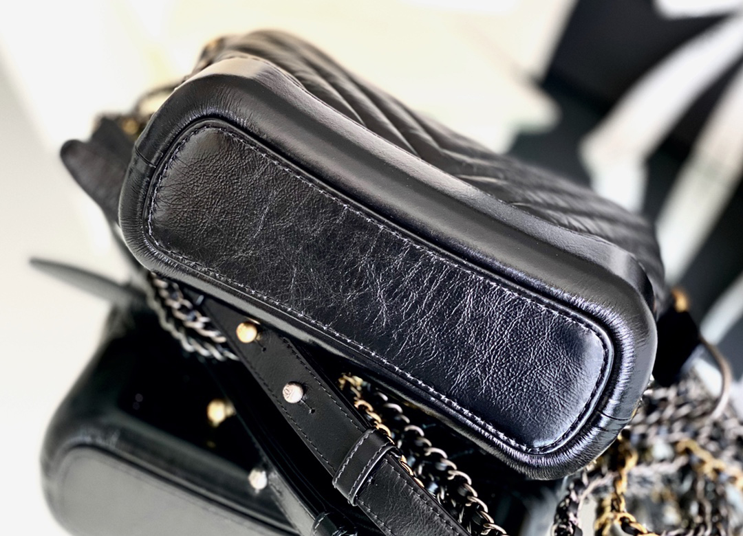 Chanel Gabrielle Hobo Bag 15× 20 × 8 cm V纹BLACK Chanel Gabrielle Hobo Bag 15× 20 × 8 cm V纹BLACK