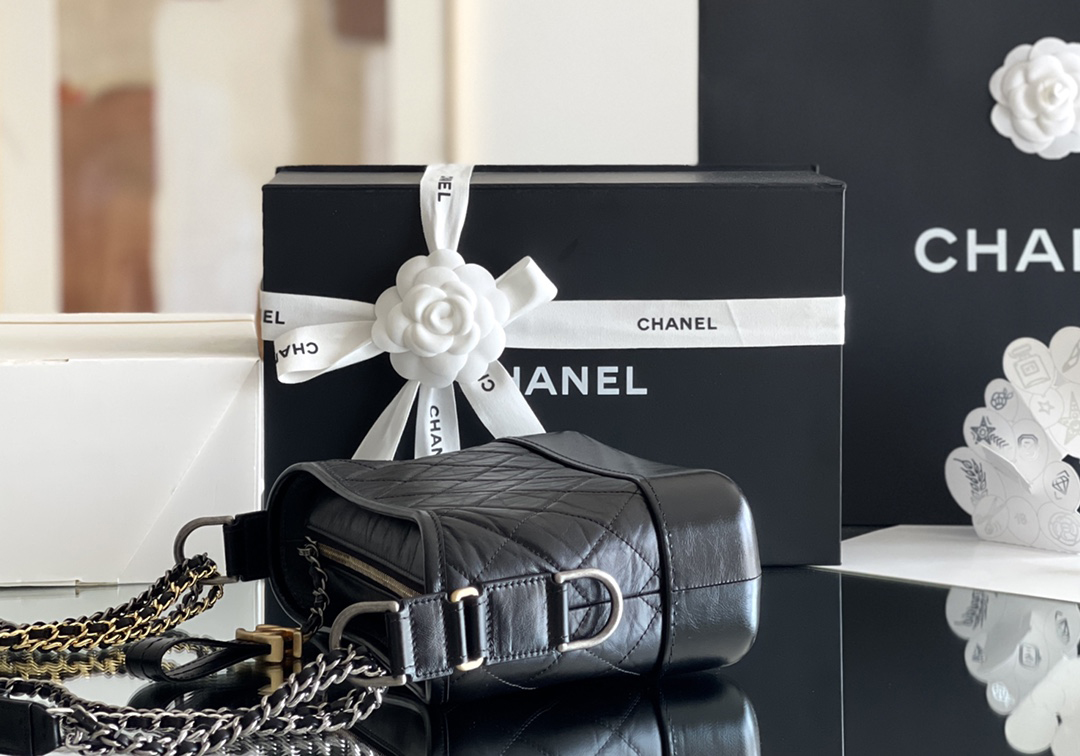 Chanel Gabrielle Hobo Bag 15× 20 × 8 cm BLACK Chanel Gabrielle Hobo Bag 15× 20 × 8 cm BLACK