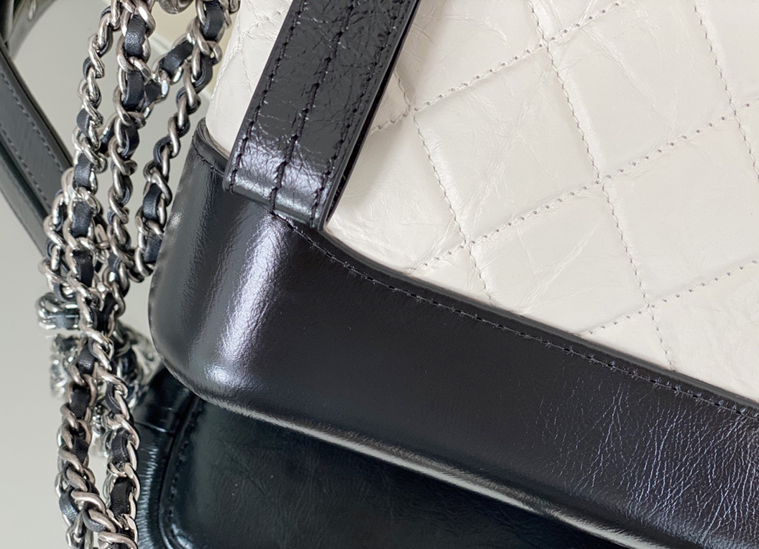 Chanel Gabrielle Hobo Bag 15× 20 × 8 cm White with black 白配黑 Chanel Gabrielle Hobo Bag 15× 20 × 8 cm White with black 白配黑