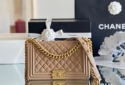 Chanel Leboy-25× 14.5×8cm V纹Red 浅金扣-3053