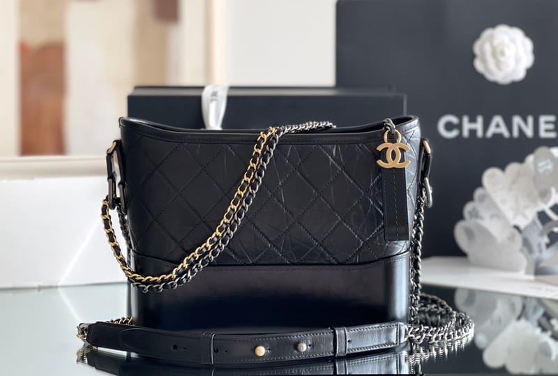 Chanel Gabrielle hobo bag 20× 26×9 cm black
