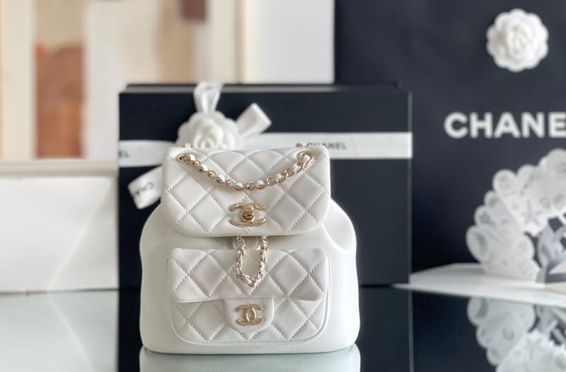 Chanel Duma 18× 18×11cm white