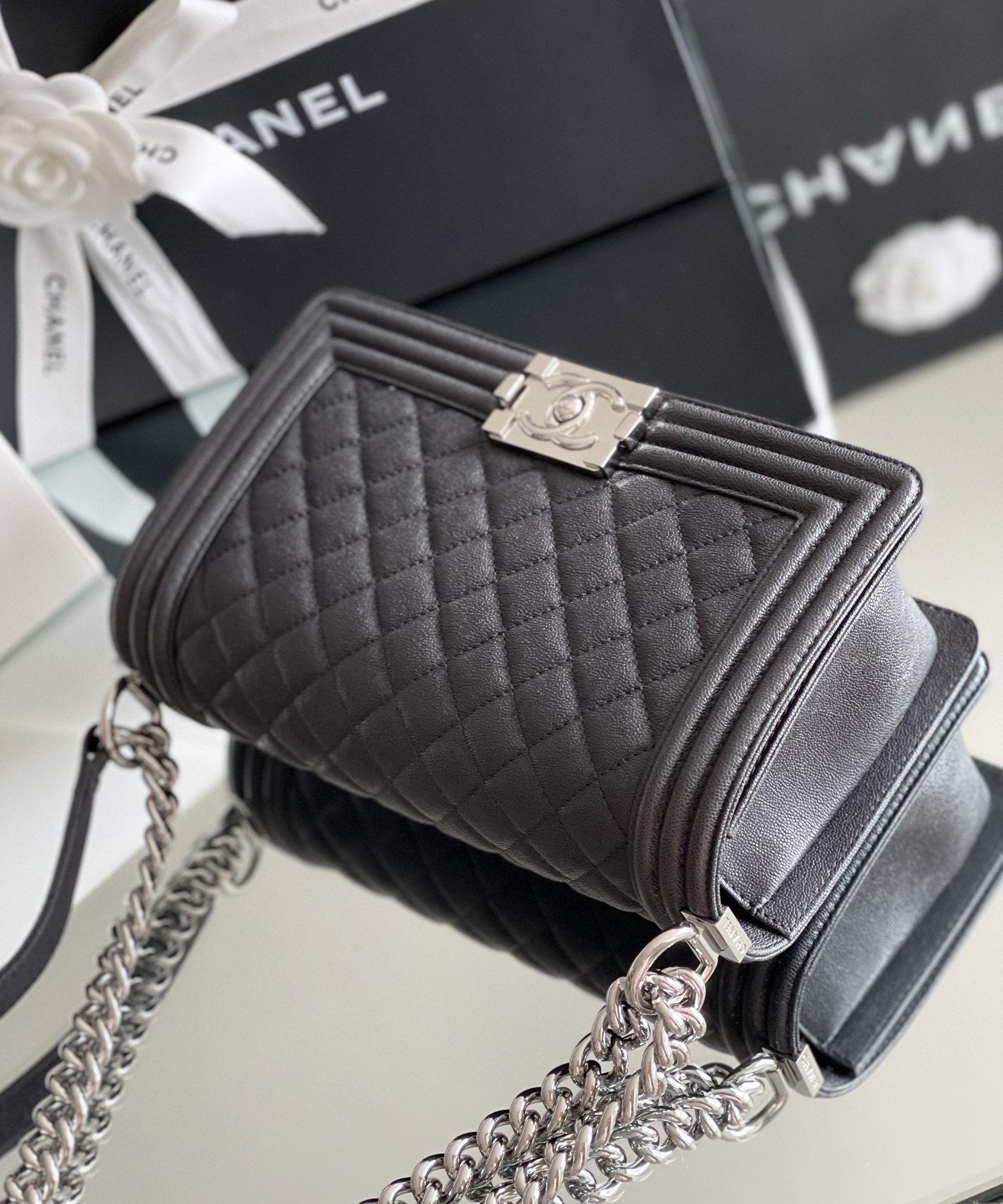 Chanel Leboy-25× 14.5×8cm 电光蓝V纹浅金扣-6268