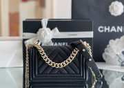 Chanel Leboy-20× 12×7cm V纹Red 浅金扣-5167