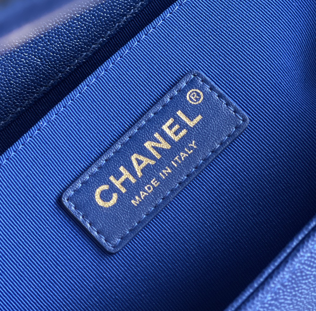 Chanel Leboy-25× 14.5×8cm 电光蓝V纹浅金扣 Chanel Leboy-25× 14.5×8cm 电光蓝V纹浅金扣