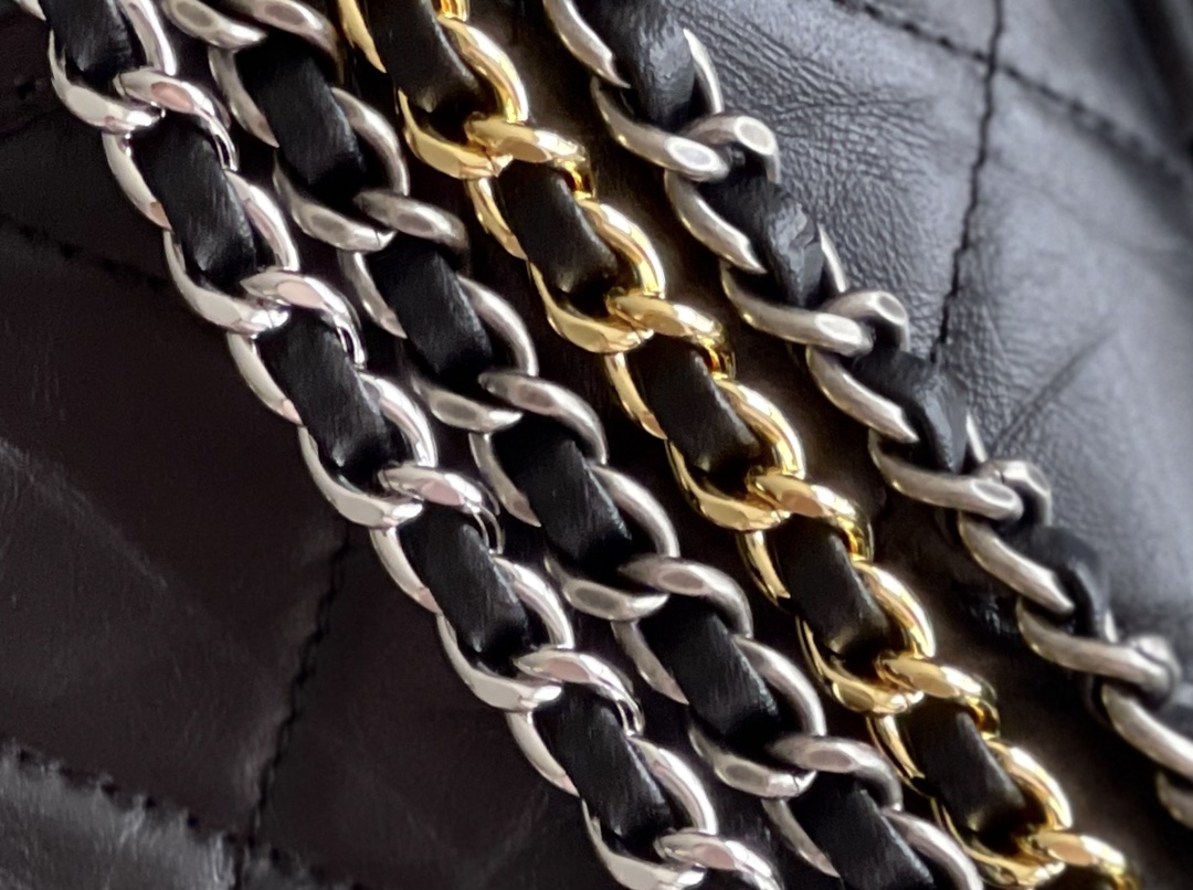 Chane Gabrielle 20× 26×9 cm BLACK