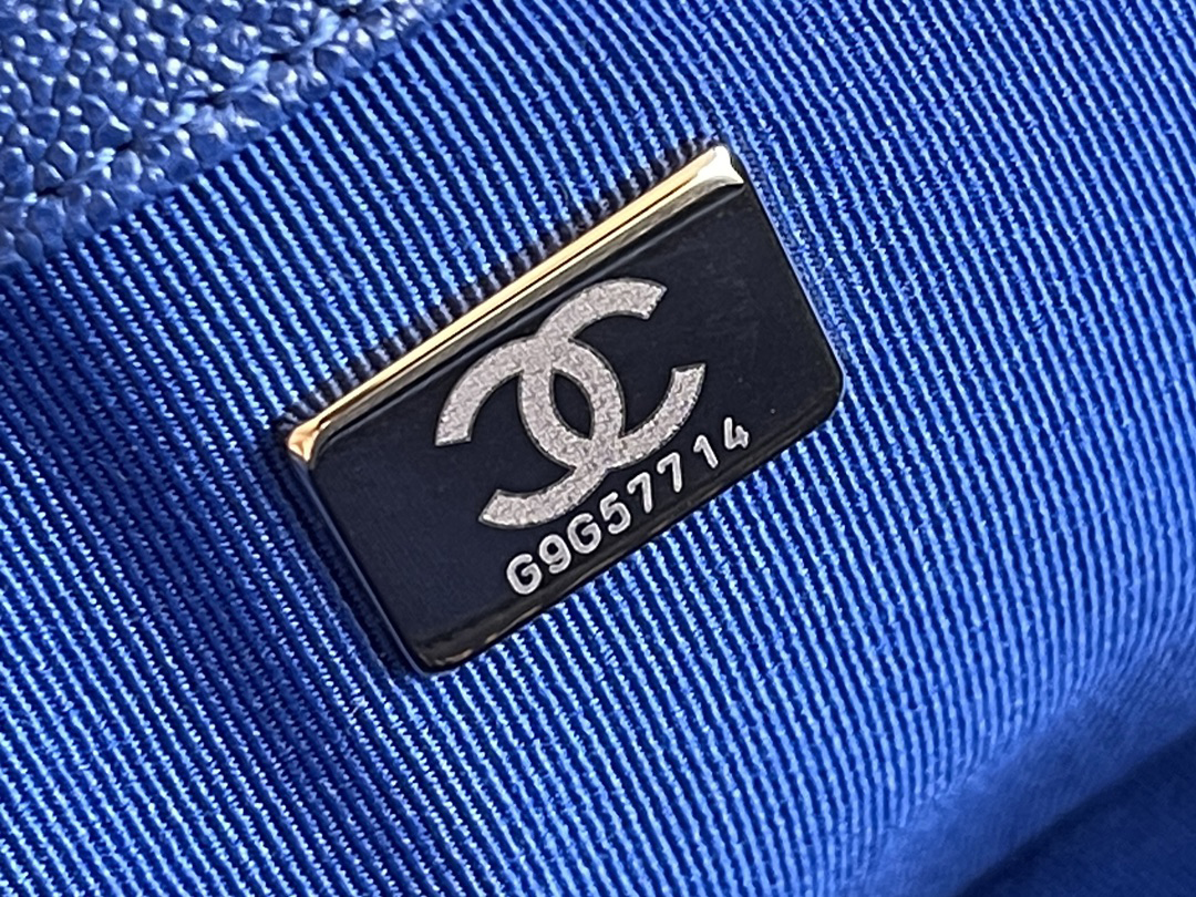 Chanel Leboy-25× 14.5×8cm 电光蓝V纹浅金扣 Chanel Leboy-25× 14.5×8cm 电光蓝V纹浅金扣