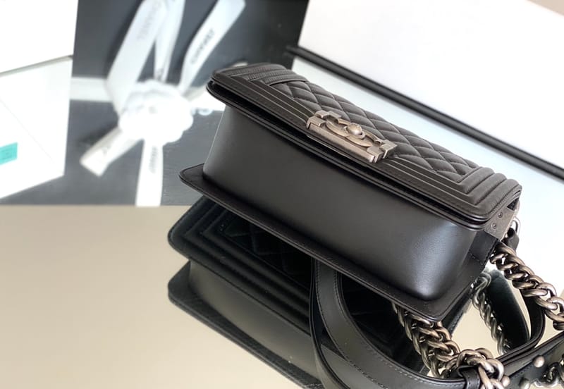 Chanel Leboy 20× 12×8cm V纹Black 磨砂金扣-1499