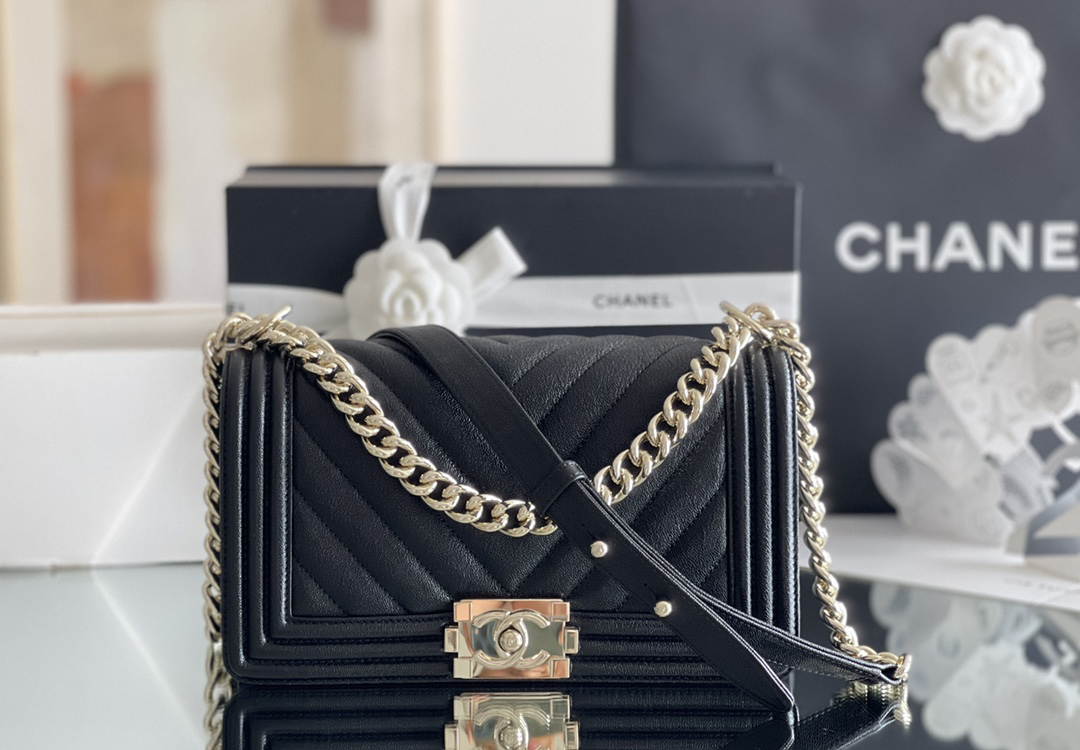 Chanel Leboy-25× 14.5×8cm V纹黑色浅金扣 Chanel Leboy-25× 14.5×8cm V纹黑色浅金扣