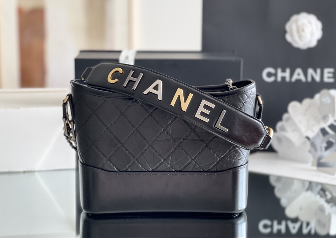 Chane Gabrielle 20× 26×9 cm BLACK