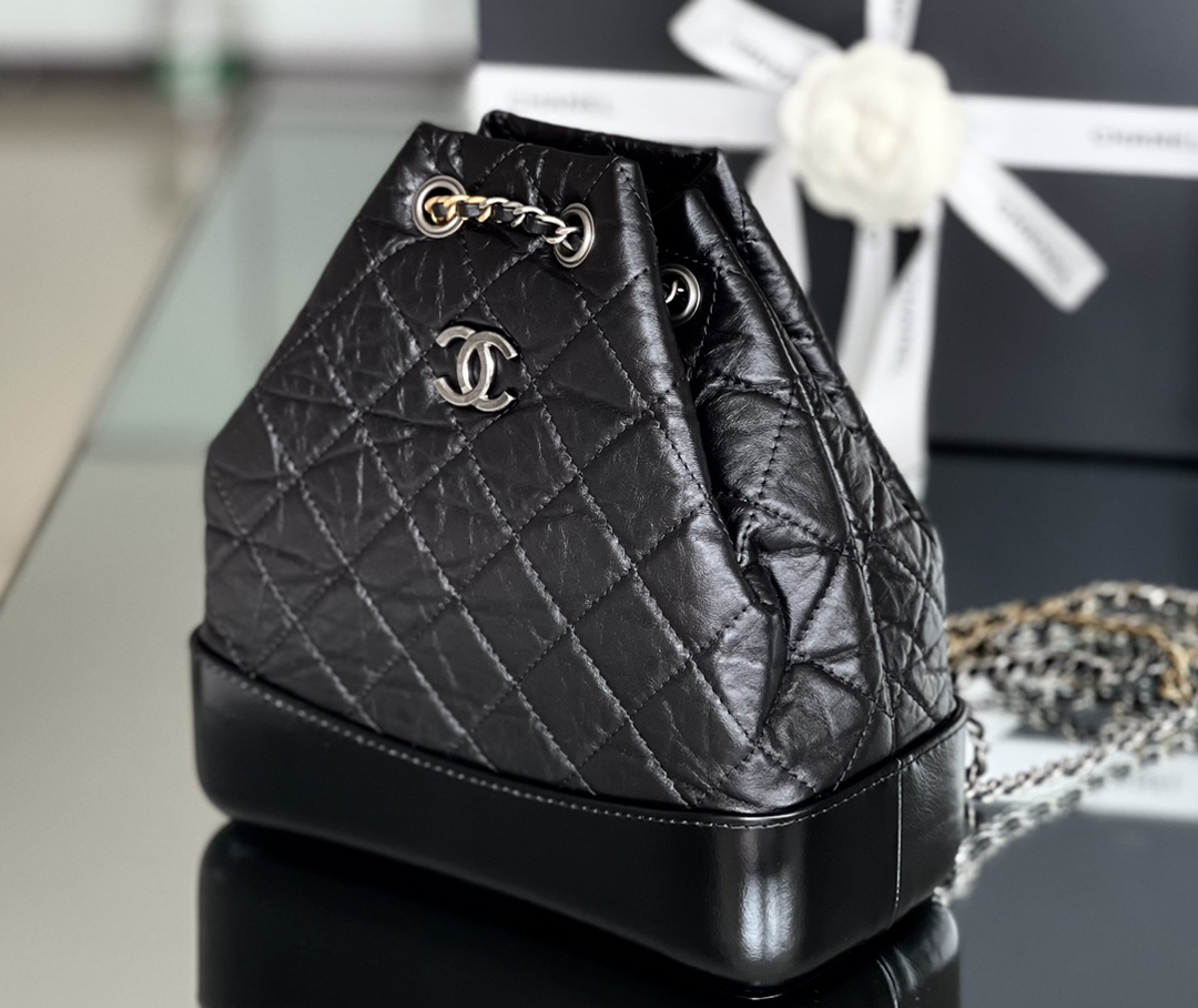 Chanel Gabrielle 23 × 10.5 × 22.5 cm black
