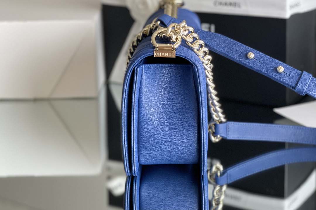 Chanel Leboy-25× 14.5×8cm 电光蓝V纹浅金扣 Chanel Leboy-25× 14.5×8cm 电光蓝V纹浅金扣