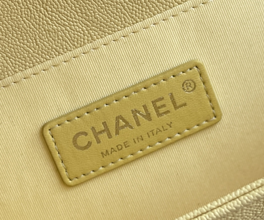 Chanel Leboy-25× 14.5×8cm 小鸡黄浅金扣 Chanel Leboy-25× 14.5×8cm 小鸡黄浅金扣