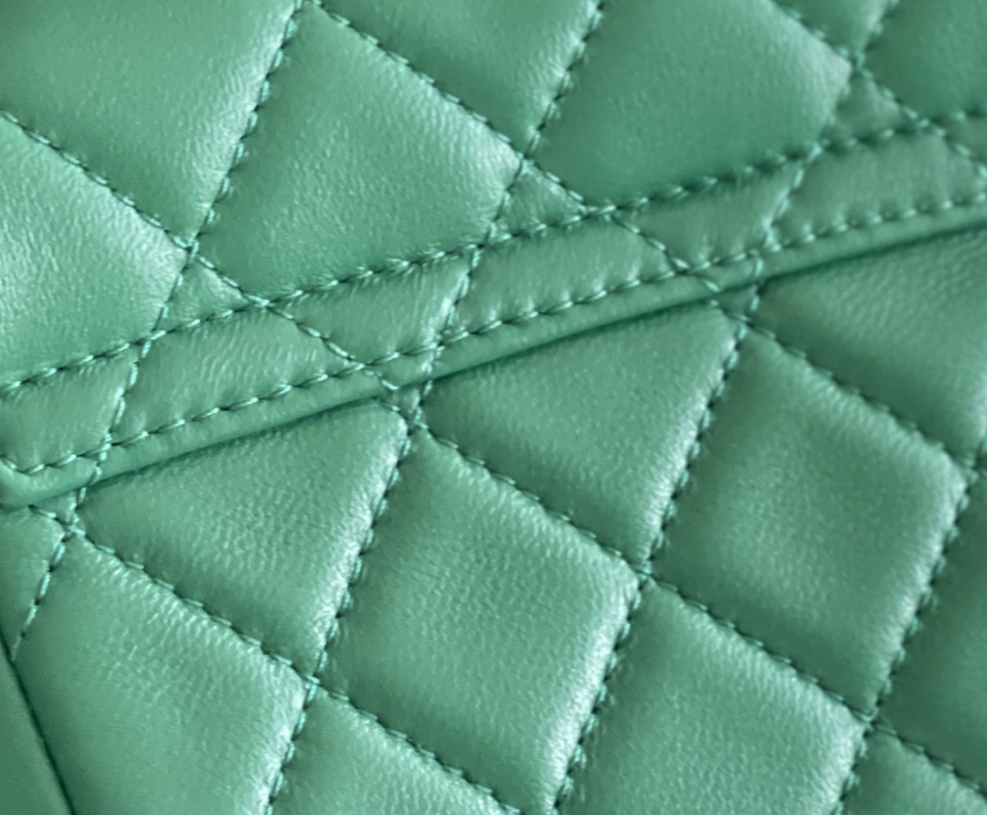 Chanel Duma 18× 18×11cm Green