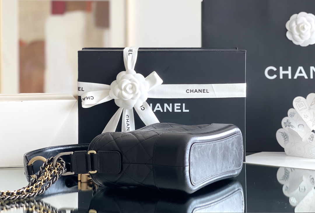Chanel Gabrielle 15× 20 × 8 cm BLACK