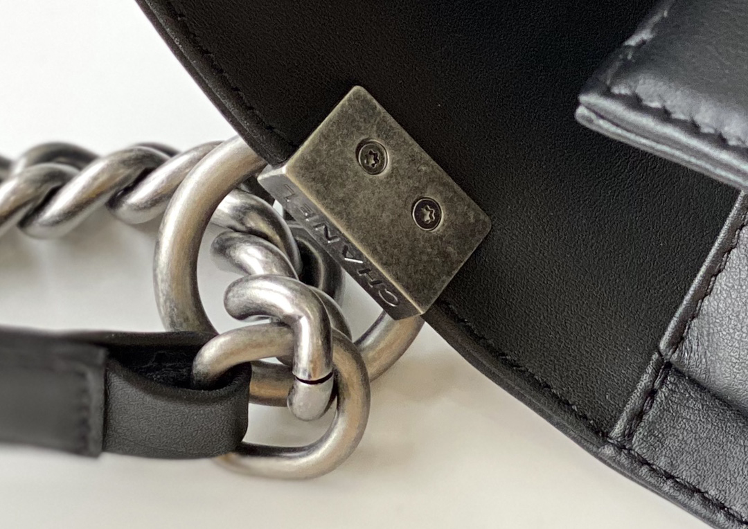 Chanel Leboy 25×14.5×8cm V纹Black 银扣 Chanel Leboy 25×14.5×8cm V纹Black 银扣