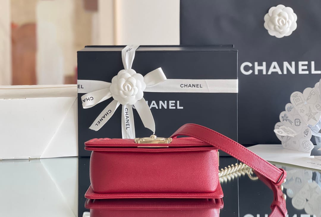 Chanel Leboy-25× 14.5×8cm V纹Red 浅金扣-2585