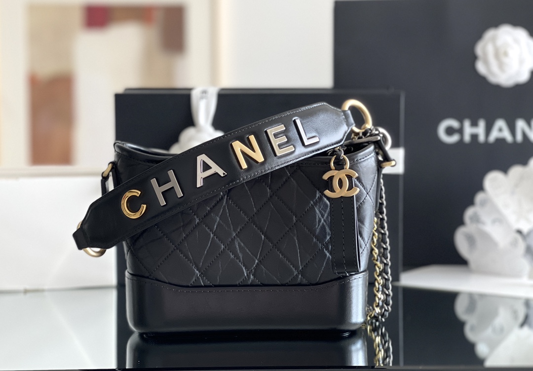 Chanel Gabrielle 15× 20 × 8 cm BLACK