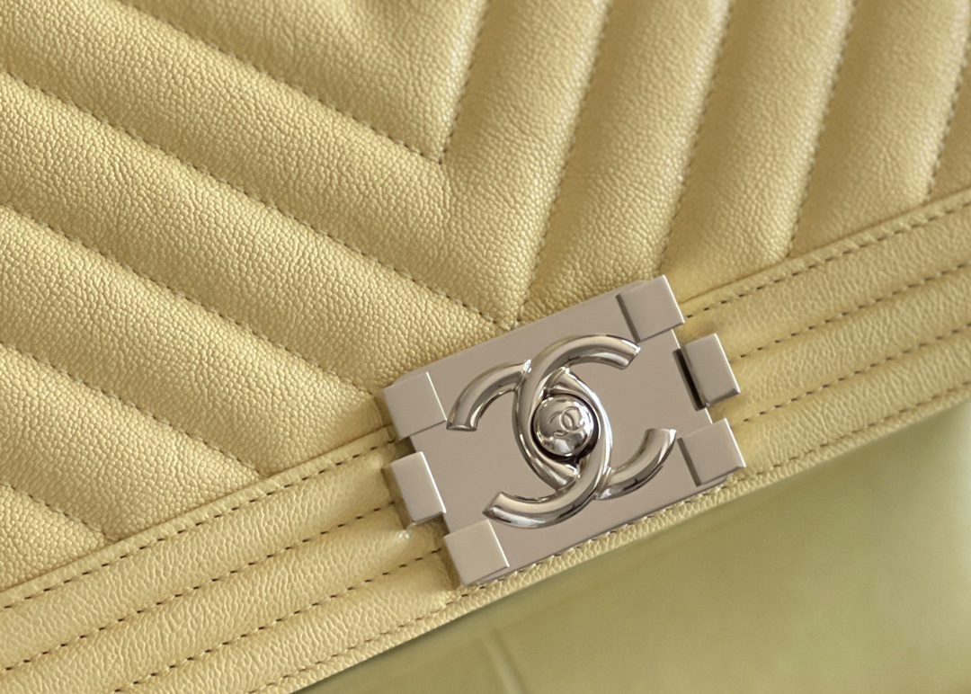 Chanel Leboy-25× 14.5×8cm 小鸡黄浅金扣 Chanel Leboy-25× 14.5×8cm 小鸡黄浅金扣