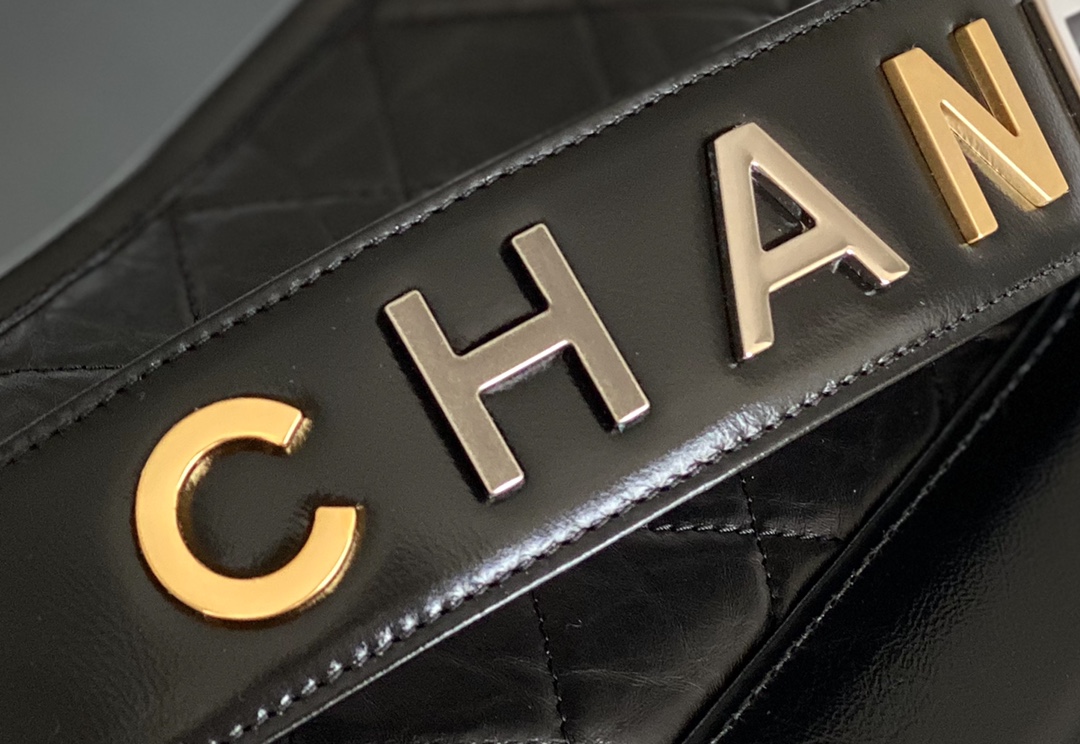 Chanel Gabrielle 15× 20 × 8 cm BLACK