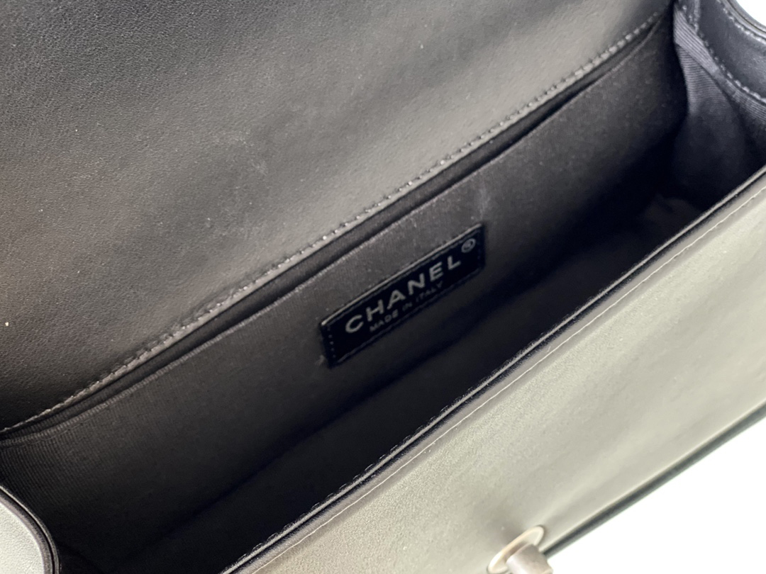 Chanel Leboy 25×14.5×8cm V纹Black 银扣 Chanel Leboy 25×14.5×8cm V纹Black 银扣