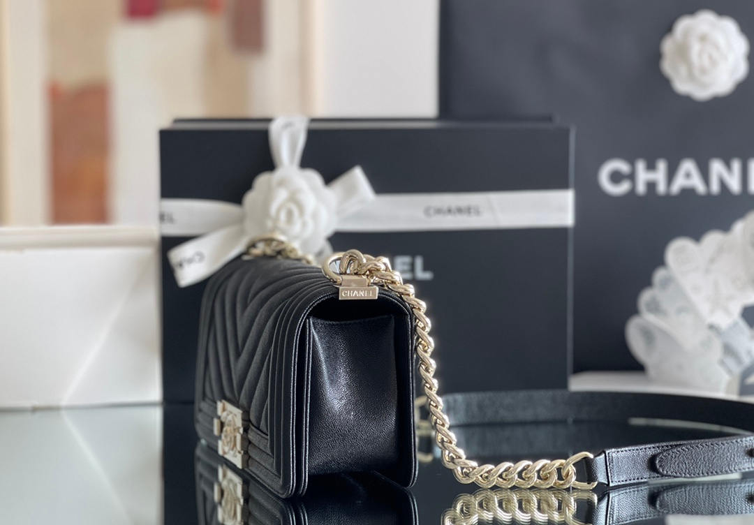 Chanel Leboy-20× 12×7cm V纹Red 浅金扣-5167