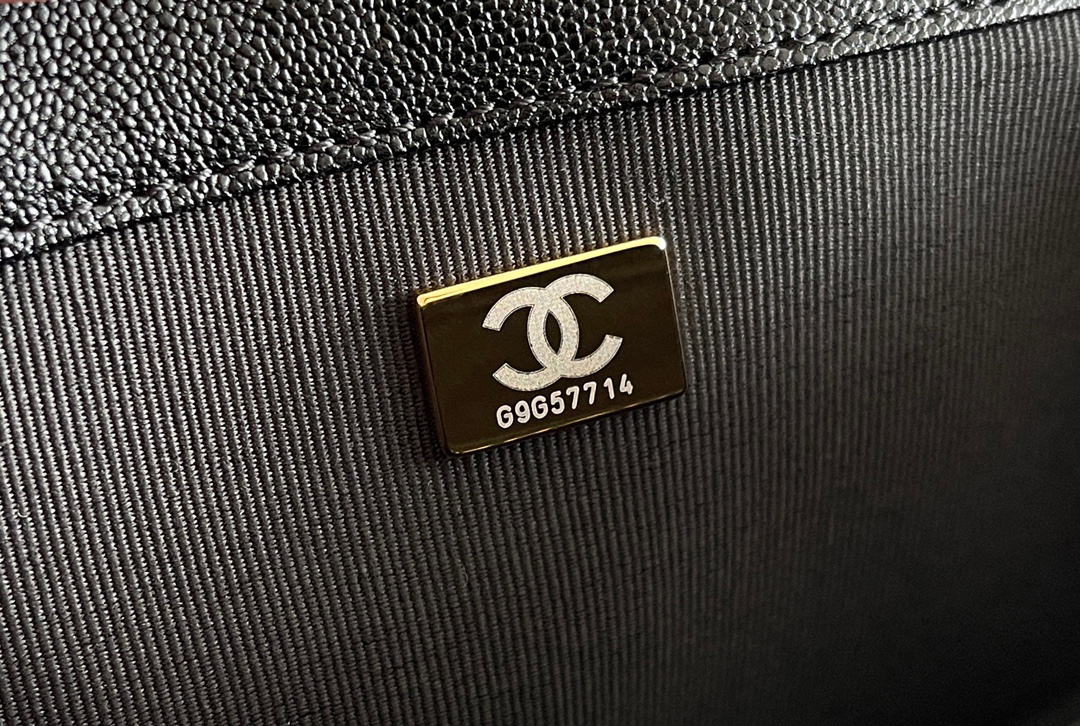 Chanel Leboy-25× 14.5×8cm V纹黑色浅金扣 Chanel Leboy-25× 14.5×8cm V纹黑色浅金扣
